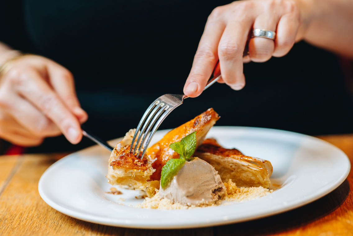 Házi almás rétes és fahéjas fagyi