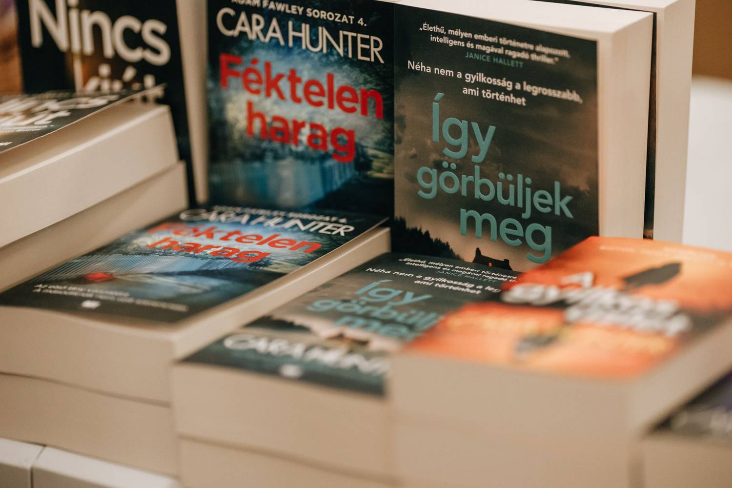 cara hunter konyvek