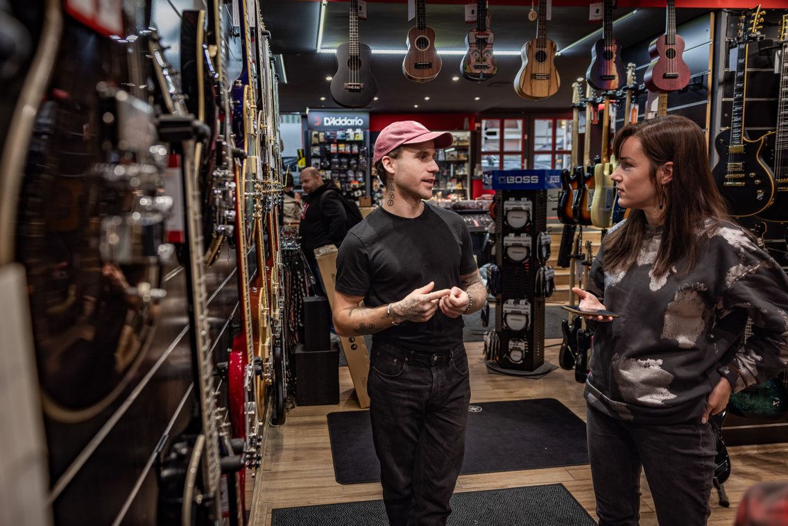 Gitárcentrum Hangszerbolt 251113 Szabó Gábor 018