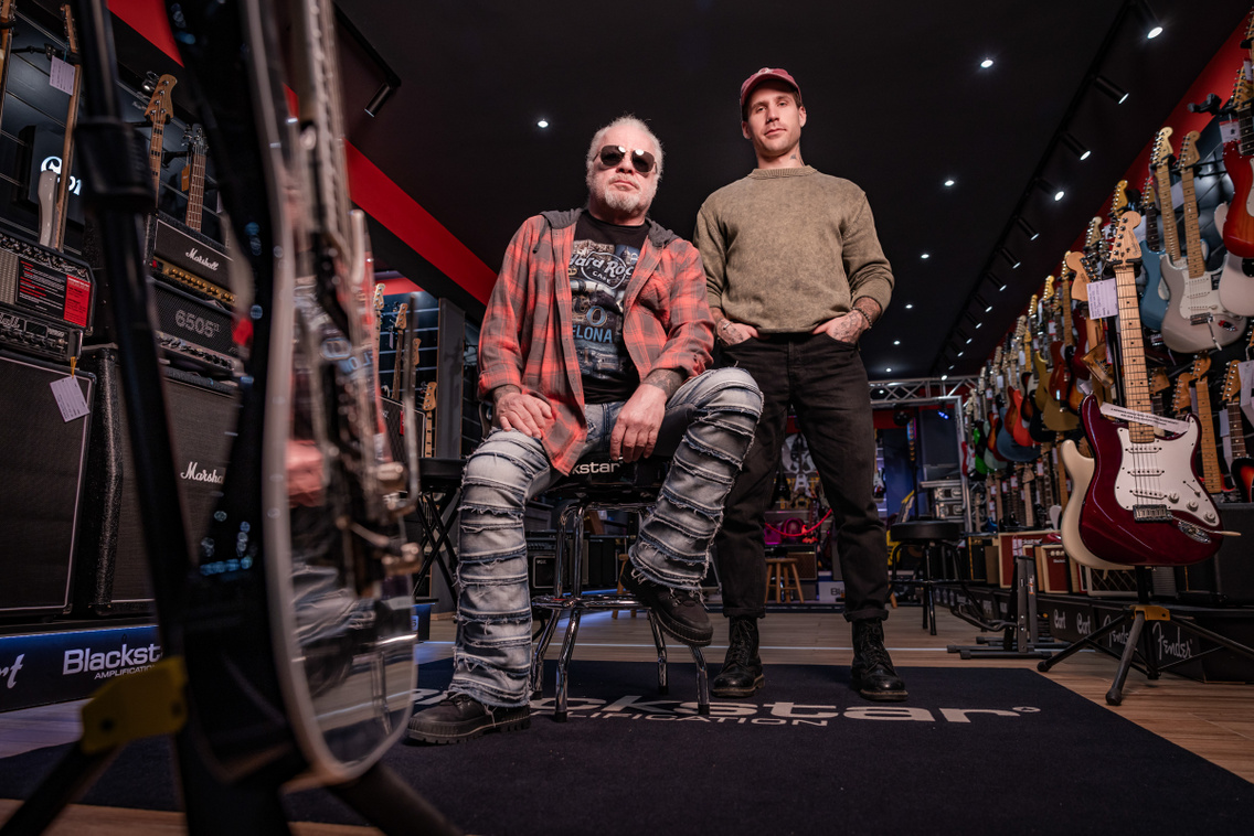 Gitárcentrum Hangszerbolt 251113 Szabó Gábor 048