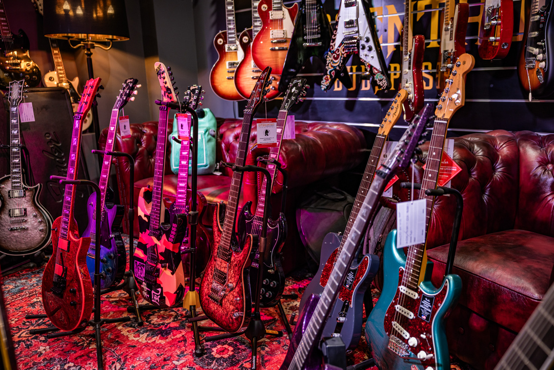 Gitárcentrum Hangszerbolt 251113 Szabó Gábor 013