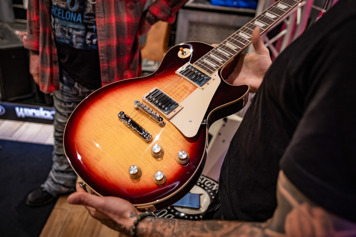 Gitárcentrum Hangszerbolt 251113 Szabó Gábor 035