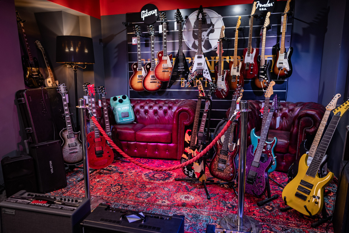 Gitárcentrum Hangszerbolt 251113 Szabó Gábor 043