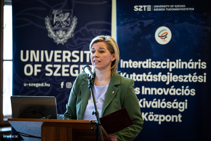 Varga-Bajusz Veronika