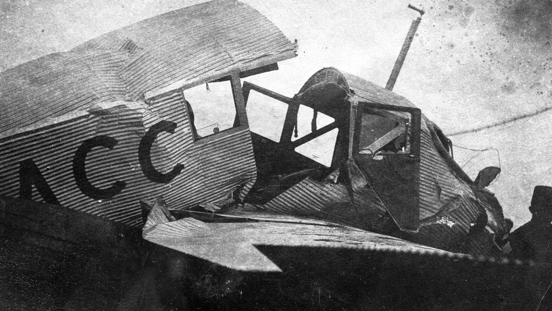 A Csepel-sziget északi csúcsánál 1923-ban lezuhant sétarepülő hidroplán, 1923