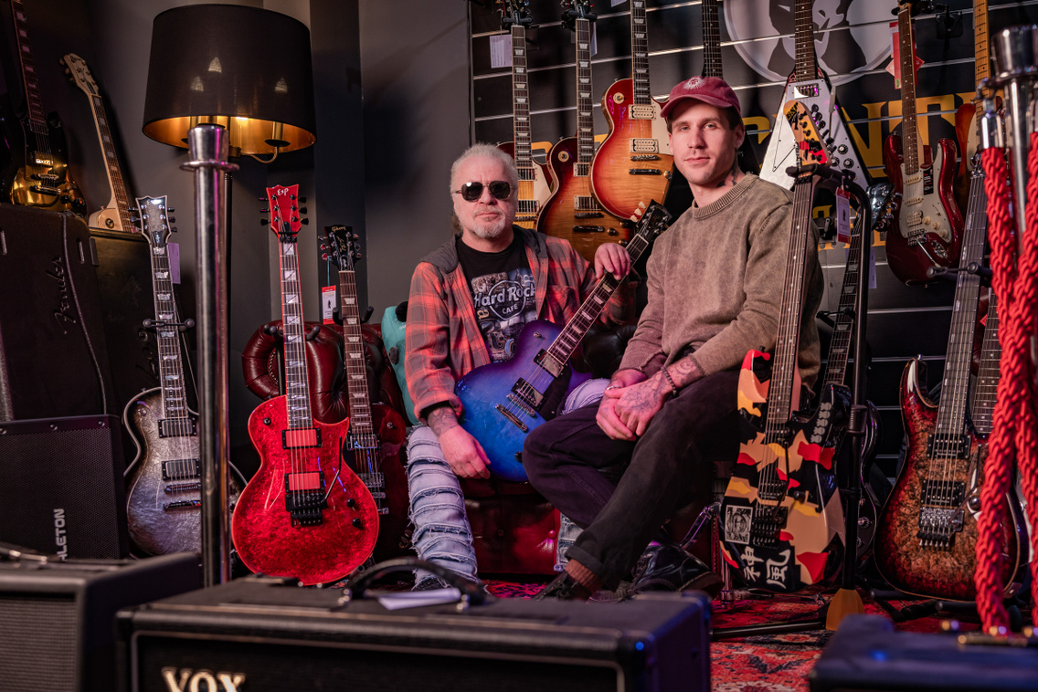 Gitárcentrum Hangszerbolt 251113 Szabó Gábor 047