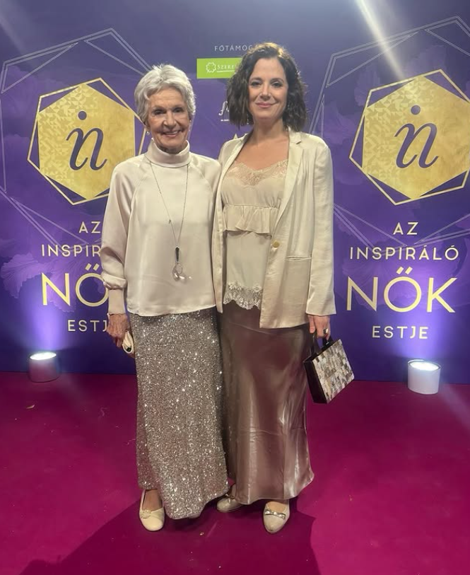 Szinetár Dóra és Hámori Ildikó csak úgy ragyogtak egymás oldalán összeillő ruhában az estélyen.