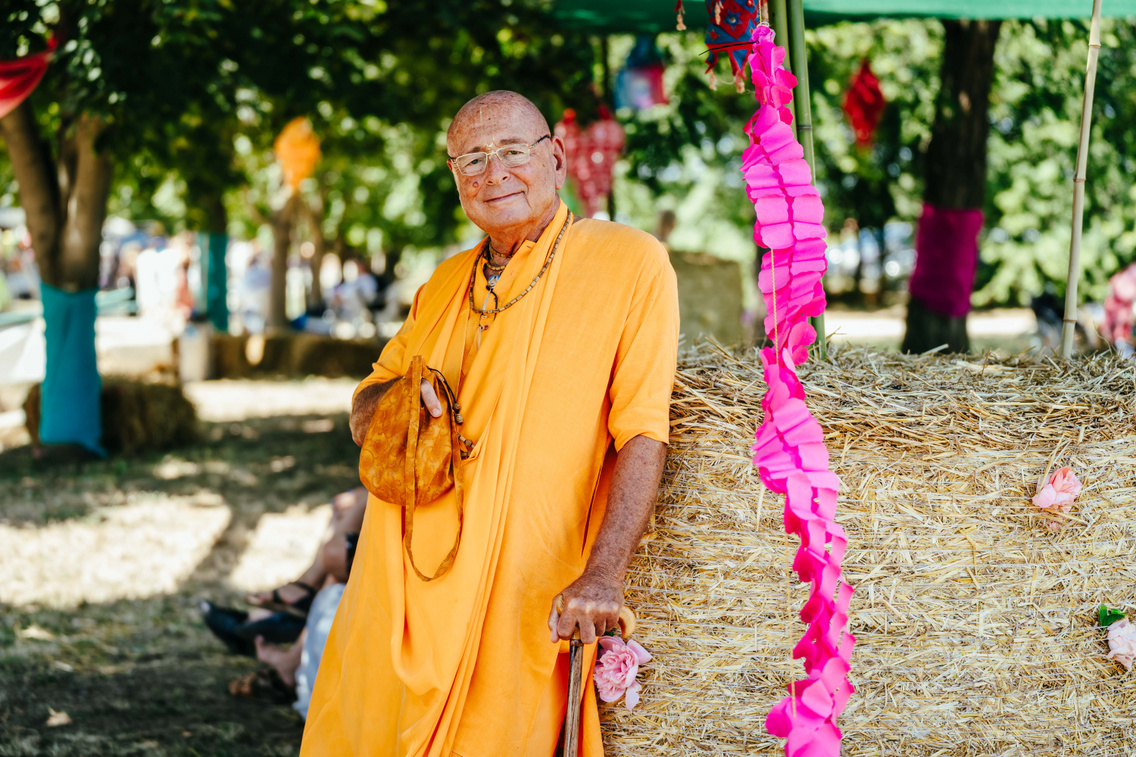 Sivarama Swami, a magyar közösség vezetője Krisna-völgyben