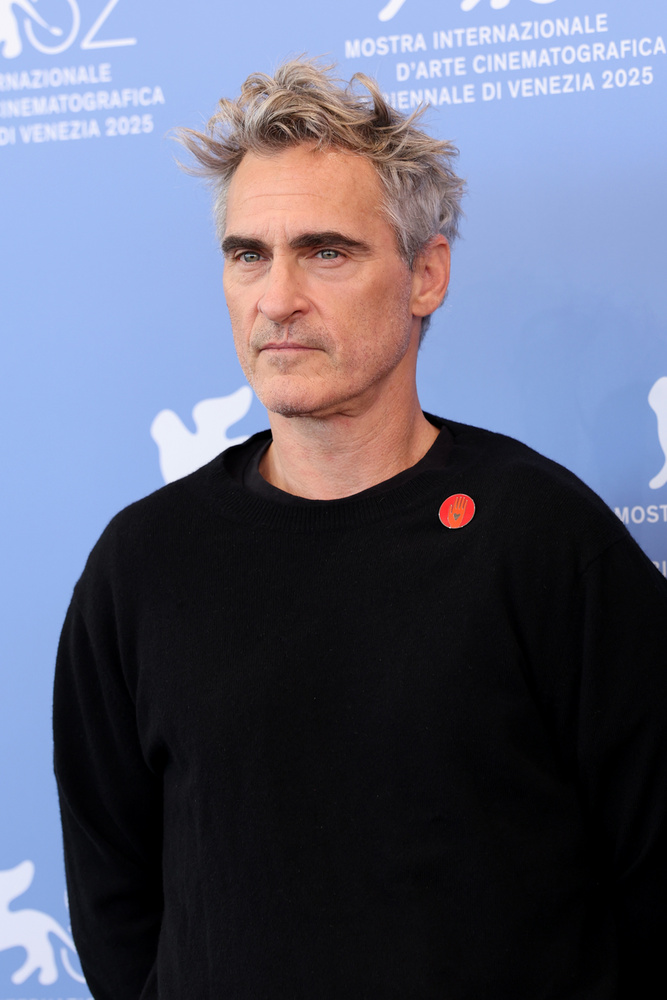 Joaquin PhoenixA színész a Children of God (Isten gyermekei) nevű vallási csoportban nőtt fel négy testvérével együtt