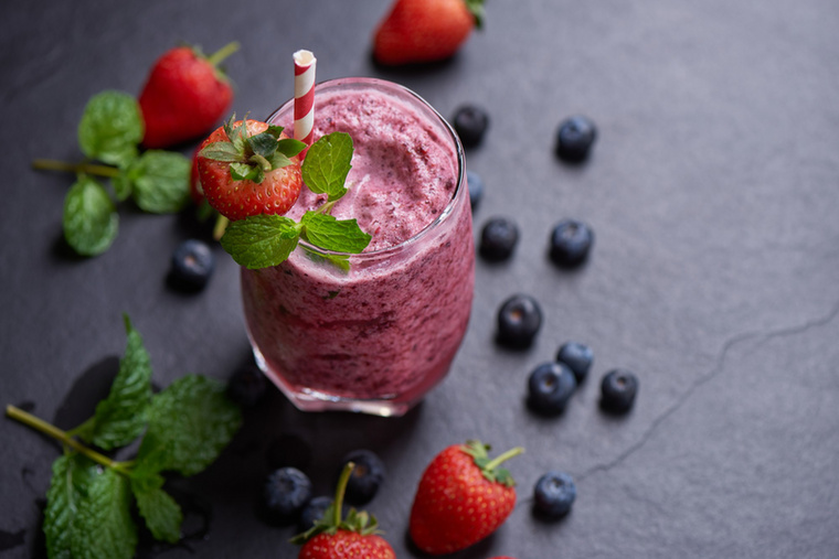 A smoothie lehet szuper napindító, de ha csak gyümölcsből áll és rostból alig, fehérjéből semmit nem tartalmaz, akkor az elfogyasztása után gyorsan jöhet az éhség