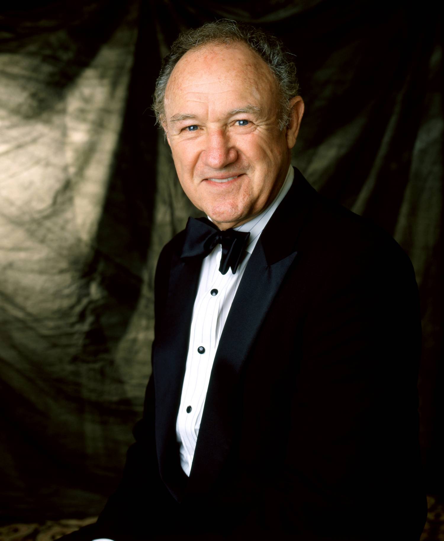 A 95 éves Gene Hackman és 63 éves felesége, Betsy Arakawa rejtélyes halála felborzolta a kedélyeket 2025 februárjában. A színész szívbetegségben halt meg, körülbelül egy héttel az után, hogy felesége hantavírus-fertőzésben távozott.