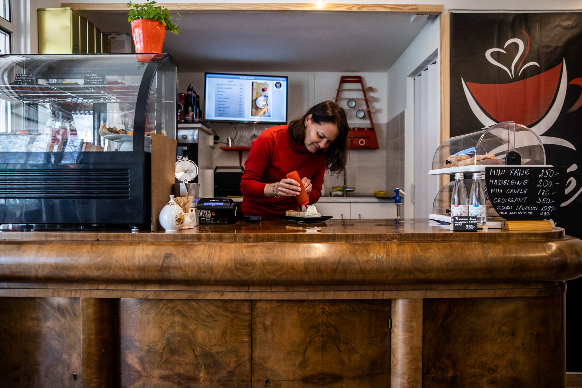 ize-cafe-polyak-attila-013