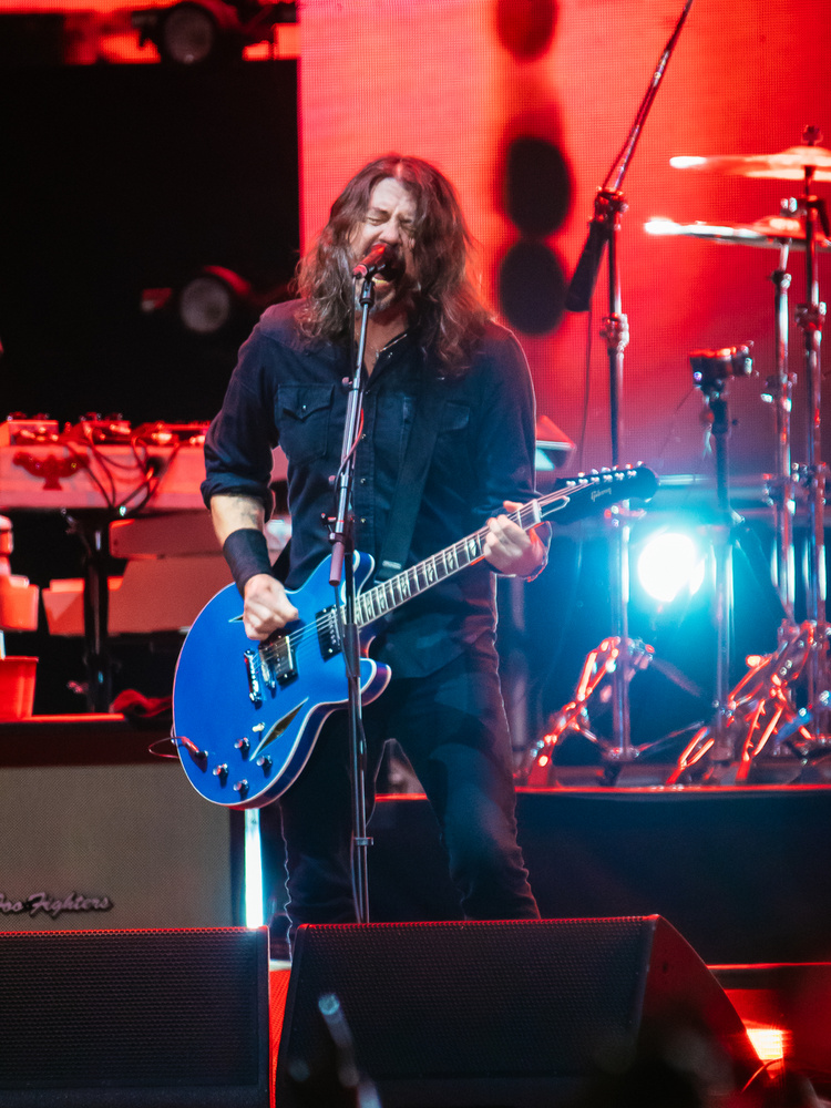 Dave Grohl - Foo FightersA zenészről sokan talán nem is tudják, hogy szabadidejében imád szörfözni