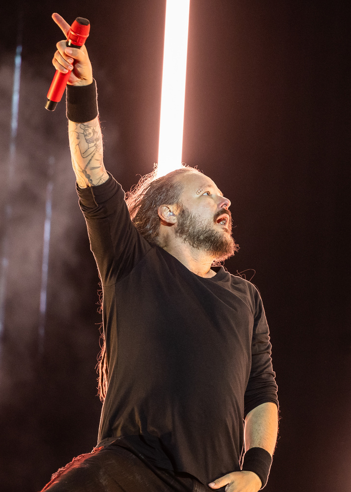 Jonathan Davis - KornA Korn frontembere, Jonathan Davis több egészségügyi problémával is küzdött, amelyek már fiatal korában előjöttek