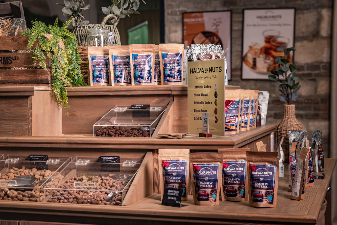Halva and Nuts251124 Szabó Gábor 003