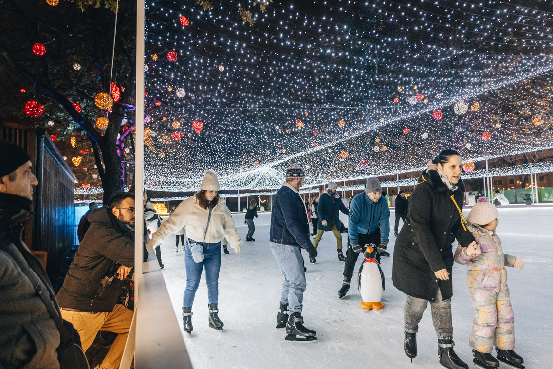 varoshaza karacsony 241116 majorkata-23