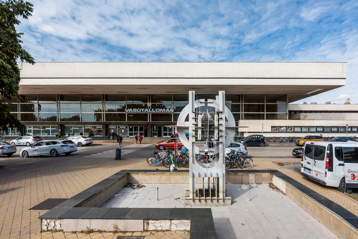 A szolnoki vasútállomás ma