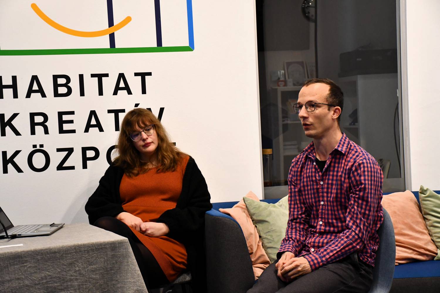 Ámon Katalin és Czirfusz Márton a 2025. évi Lakhatási jelentés 2-3. fejezetének bemutatóján 2025. november 26-án.