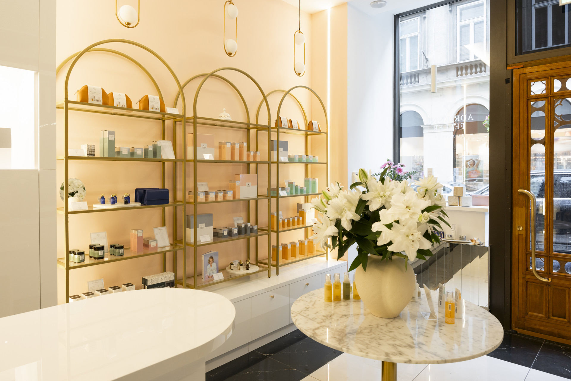 ADRIENNE FELLER Boutique