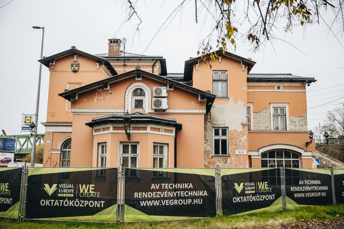 lovasuti indohaz 251202 major kata-3