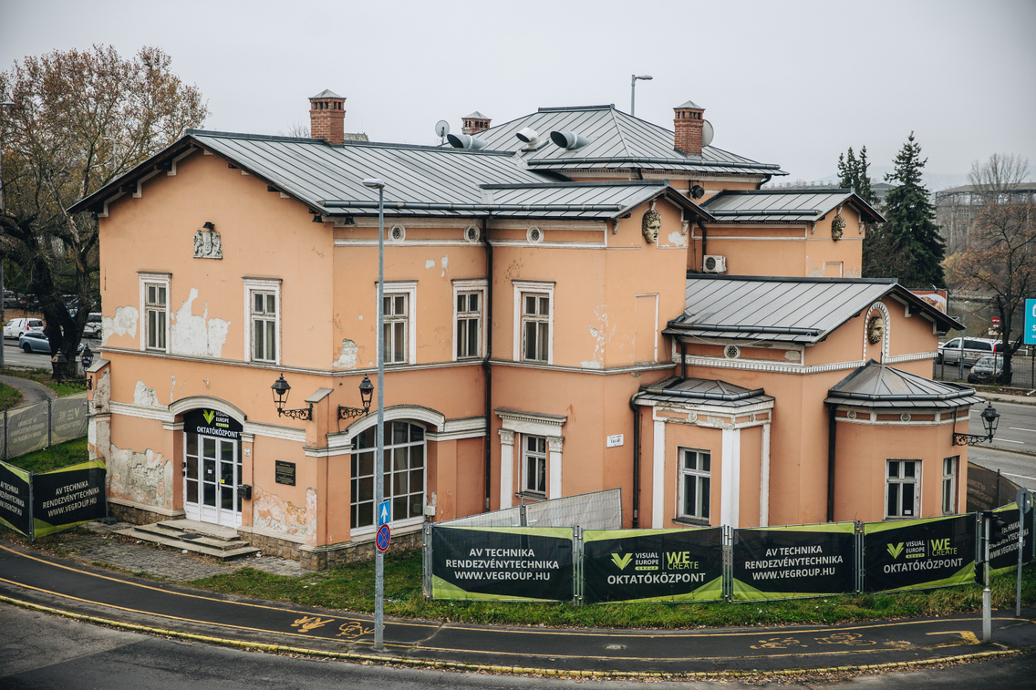 lovasuti indohaz 251202 major kata-15