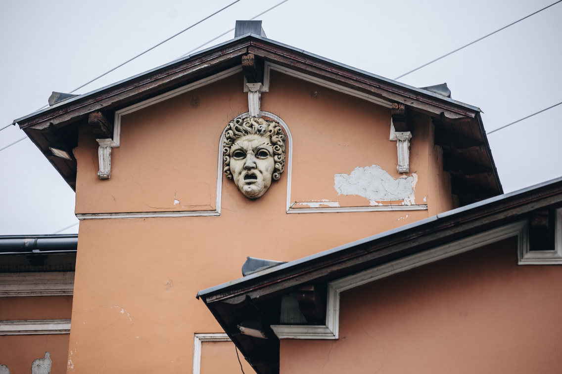 lovasuti indohaz 251202 major kata-11