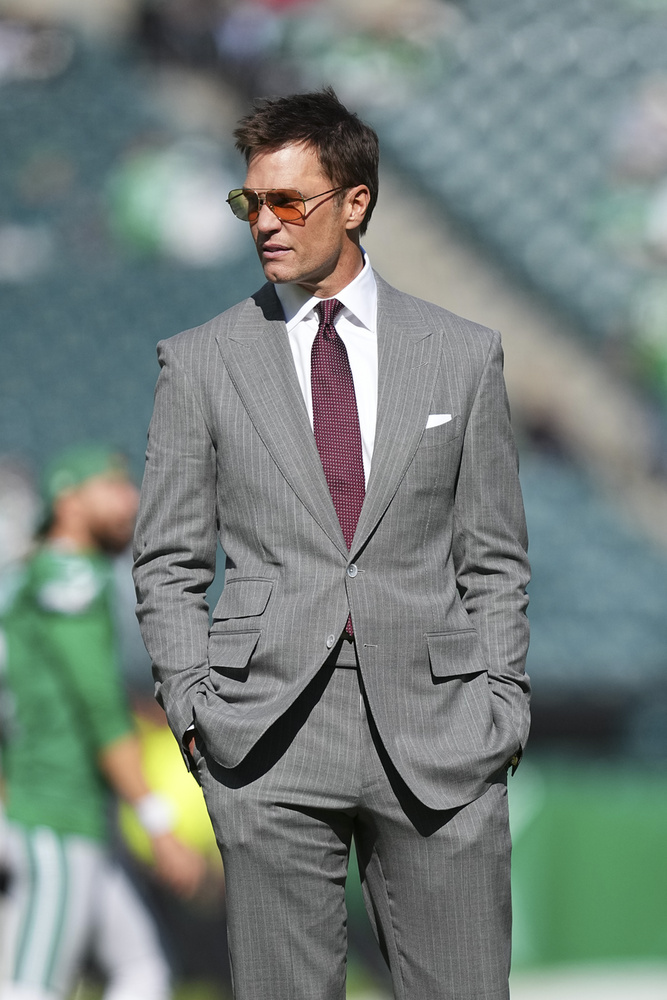 Tom Brady2017-ben megjelent könyvében az NFL legenda arról írt, hogy a megfelelő mennyiségű vízfogyasztásának köszönhetően hiába tölt több időt a napon, nem ég le a bőre