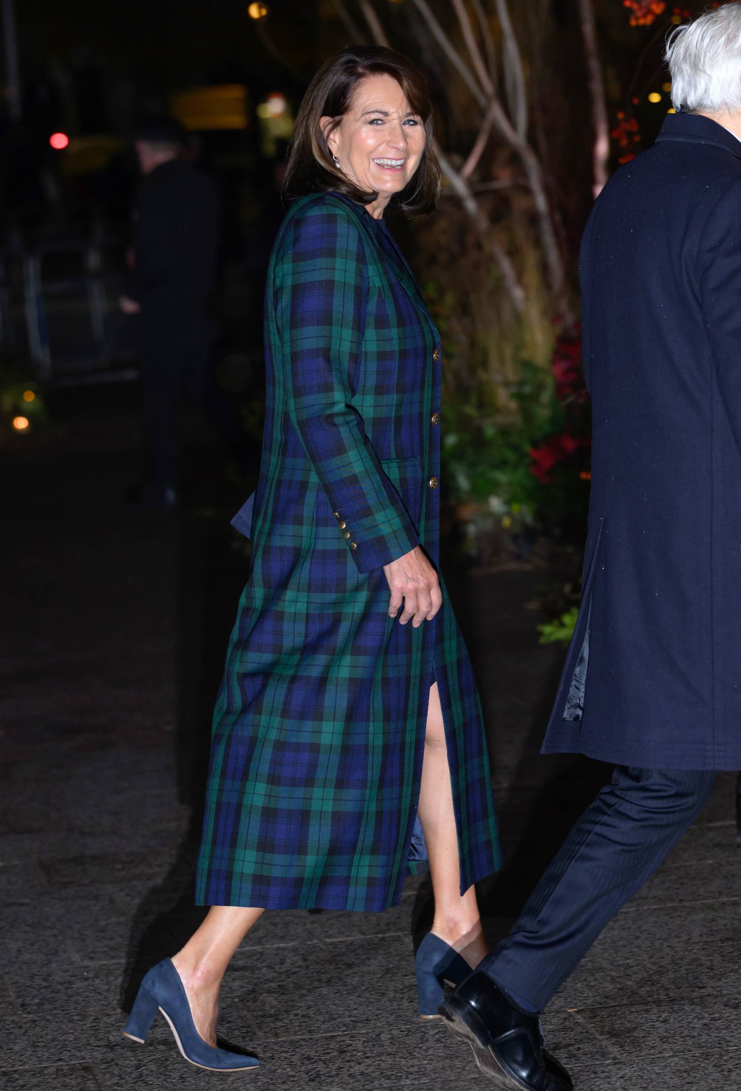 Carole Middleton kockás kabátban vett részt a karácsonyi ünnepségen a hétvégén, amit a Westminster-apátságban rendeztek meg.
