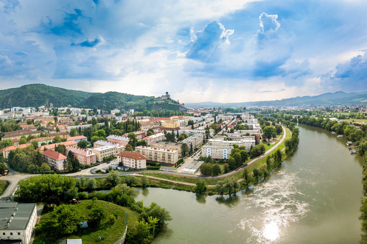 VIEW OF TRENCIN POHĽAD NA TRENČÍN