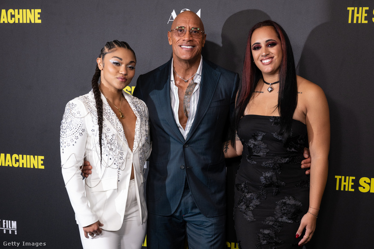 Tatyanna Dumas, Dwayne Johnson és Simone Johnson. (Fotó: Getty Images)