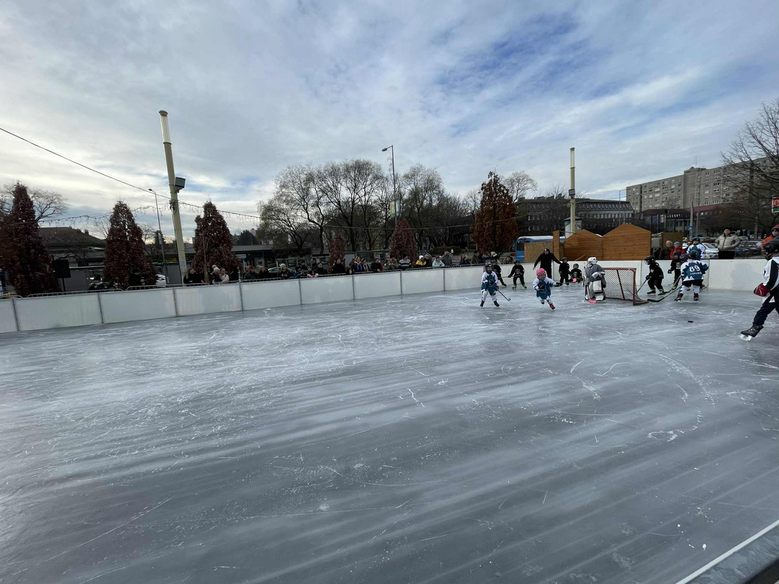 Rákosmente TV Facebook-korcsolyapálya