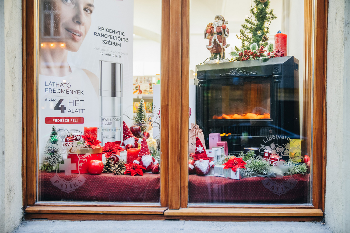 karacsonyi kirakatok 251208 majorkata-21