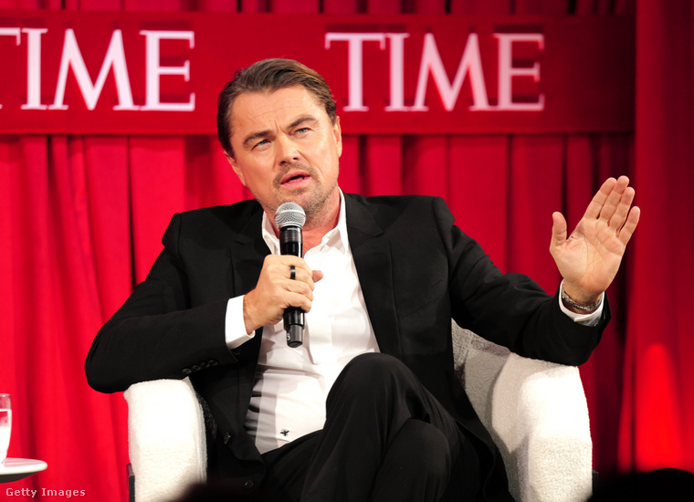 Leonardo DiCaprio kapta 2025-ben a TIME magazin Év Szórakoztató Személye díjat. (Fotó: Getty Images)