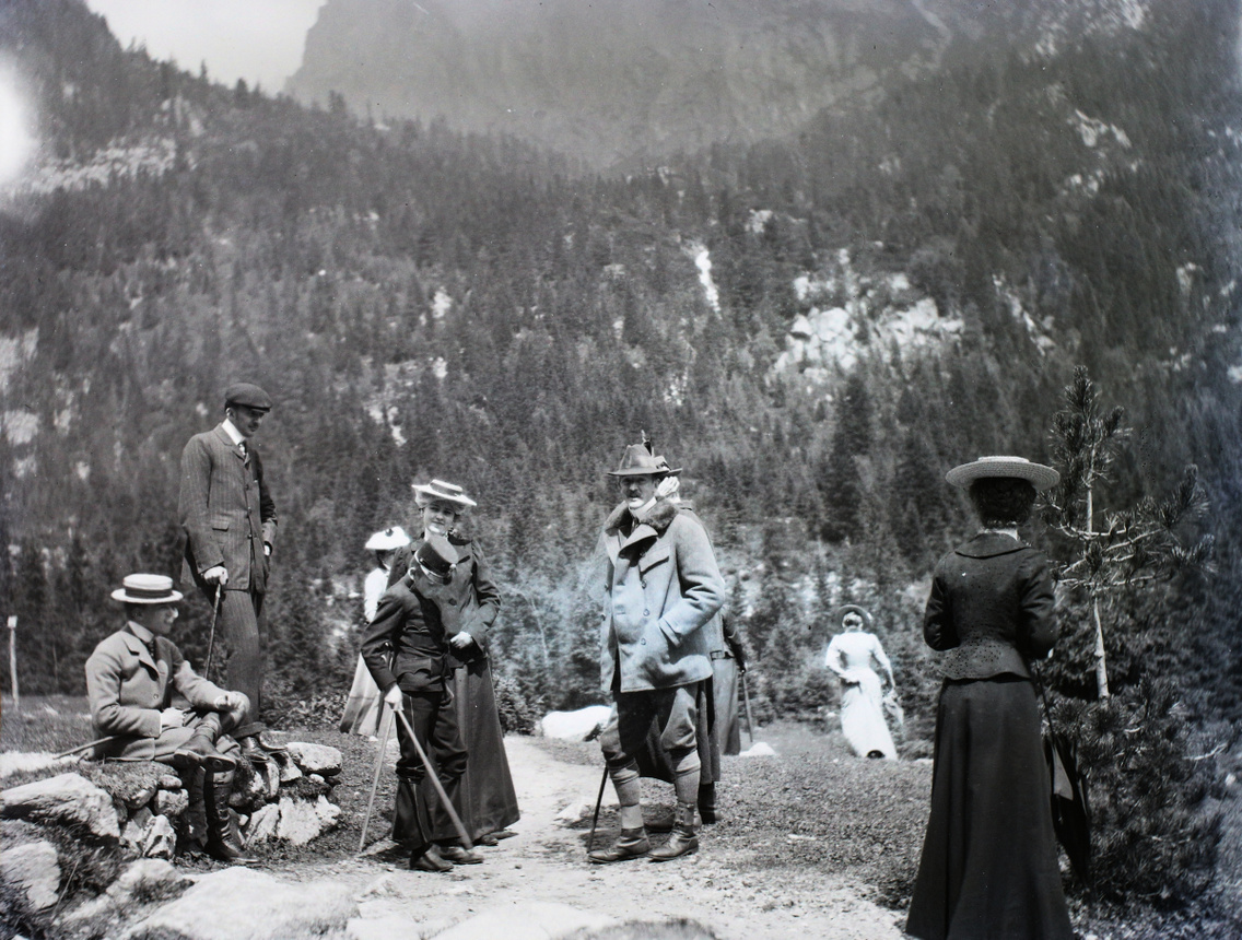 Kirándulók a Rainer-kunyhónál (Rainerova chata), 1901