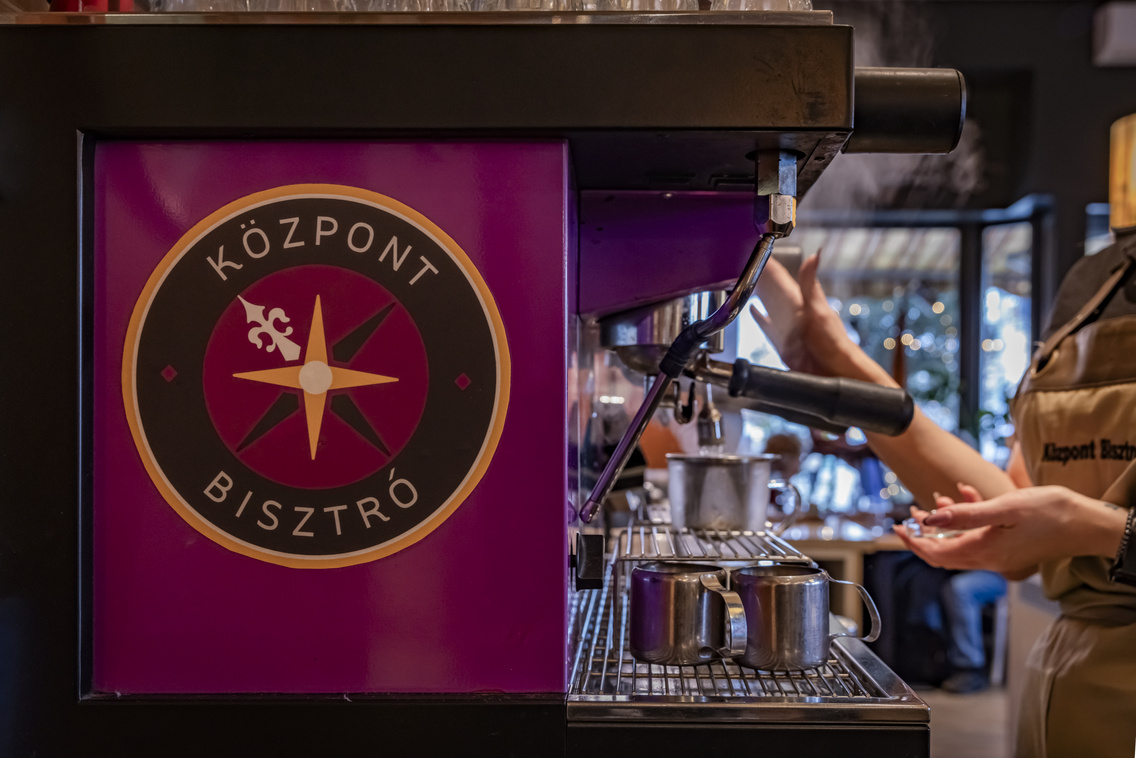 Központ Bisztró 251215 Szabó Gábor 021