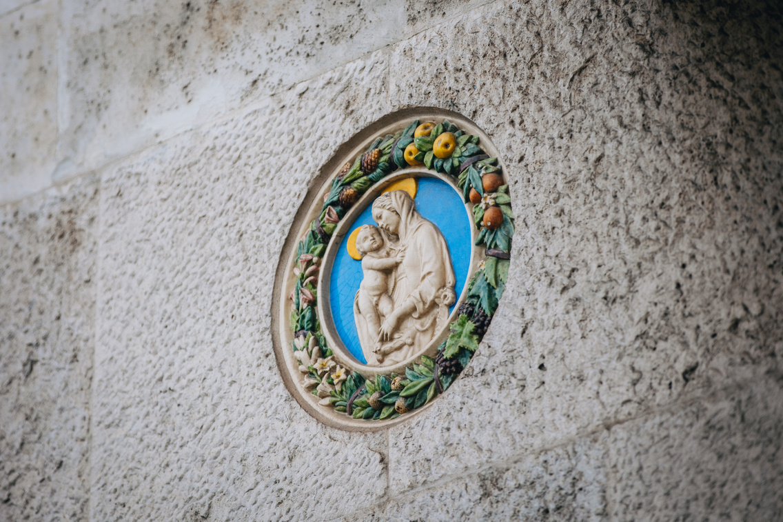 Szűz Mária a rakparton
                        V. kerület, Belgrád rakpart 2.