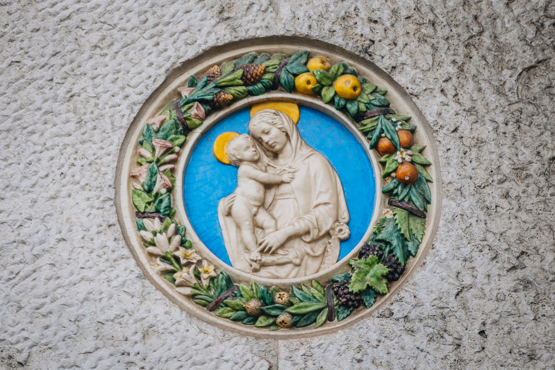 Szűz Mária a rakparton
                        V. kerület, Belgrád rakpart 2.