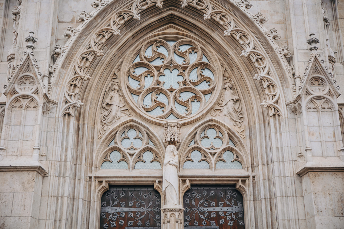 Madonna a kisded Jézussal
                        I. kerület, Szentháromság tér