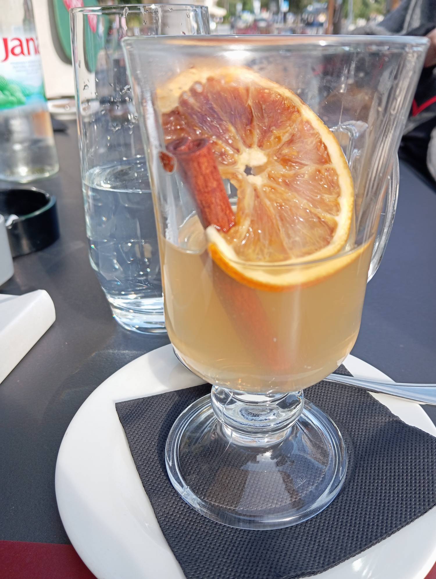 A különleges Mulled Canella. Nézd meg a képeken a kávézó különleges kiállítását!