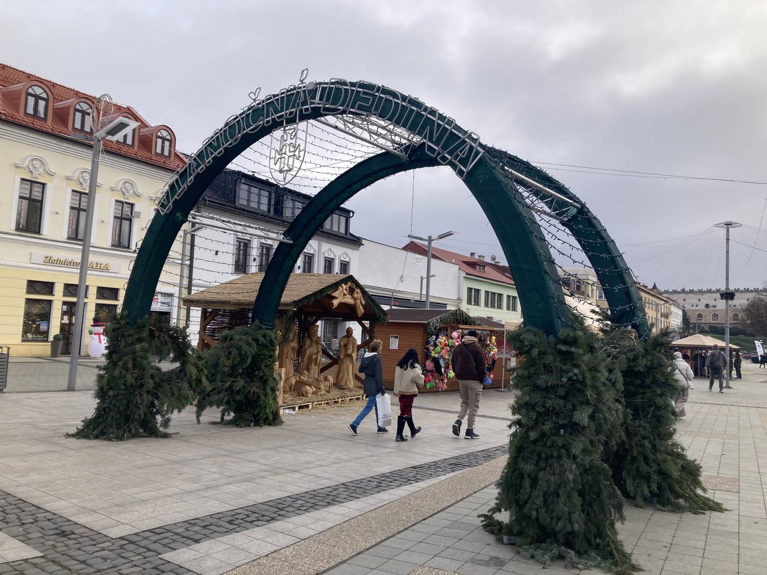 zolyom-karacsonyi-vasar
