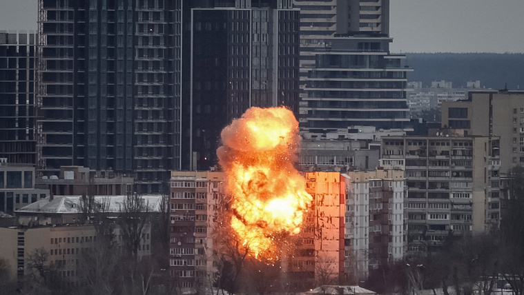 Orosz rakétazápor után lángokban állt az&nbsp;ukrán főváros