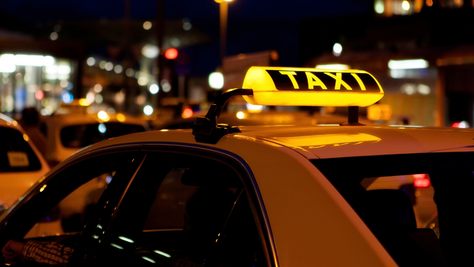 Taxizás szilveszterkor: biztonságos hazajutás lépésről lépésre