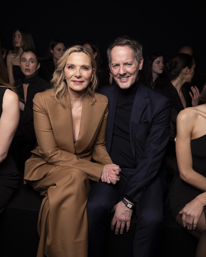 Kim Cattrall és Russell ThomasKim Cattrall és Russell Thomas december 4-én Londonban kötöttek házasságot, mindössze 12 vendég jelenlétében
