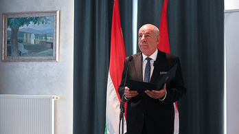 Sulyok Tamás újévkor békét kívánt, Kapu Tibor a visszatérésről beszélt