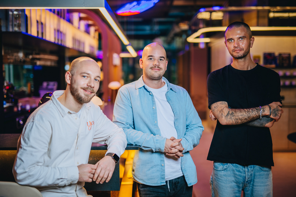 Héjja László, Király Dániel, Tóth Ádám