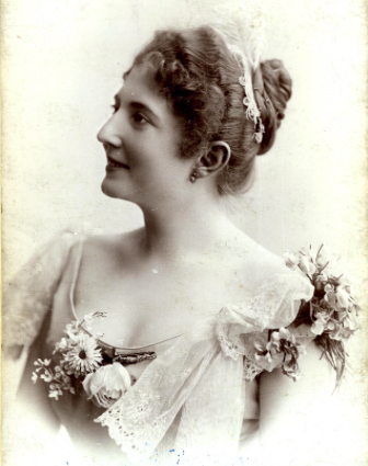 carola cecília (1).png