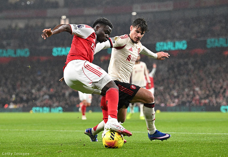 Kulcspárharcnak ígérkezett, az első félidőben az is volt Bukayo Saka és Kerkez Milos összecsapása a szélen