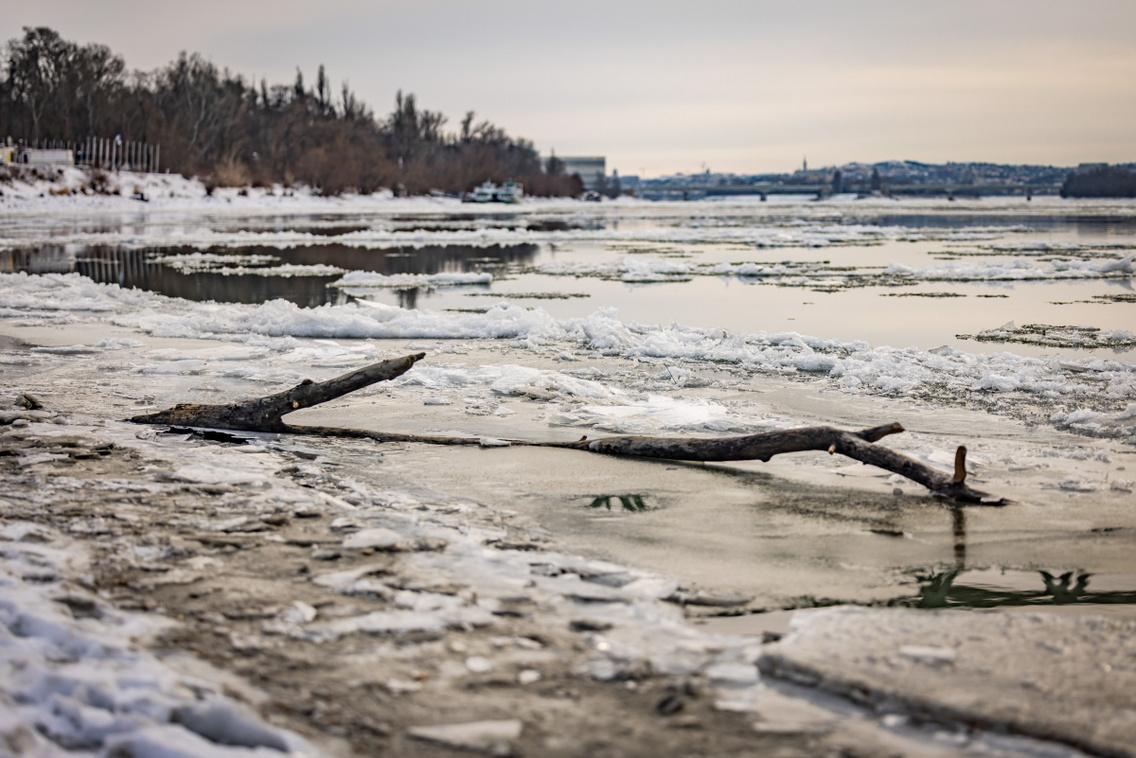 Jégzajlás Budapest260112 Szabó Gábor 009