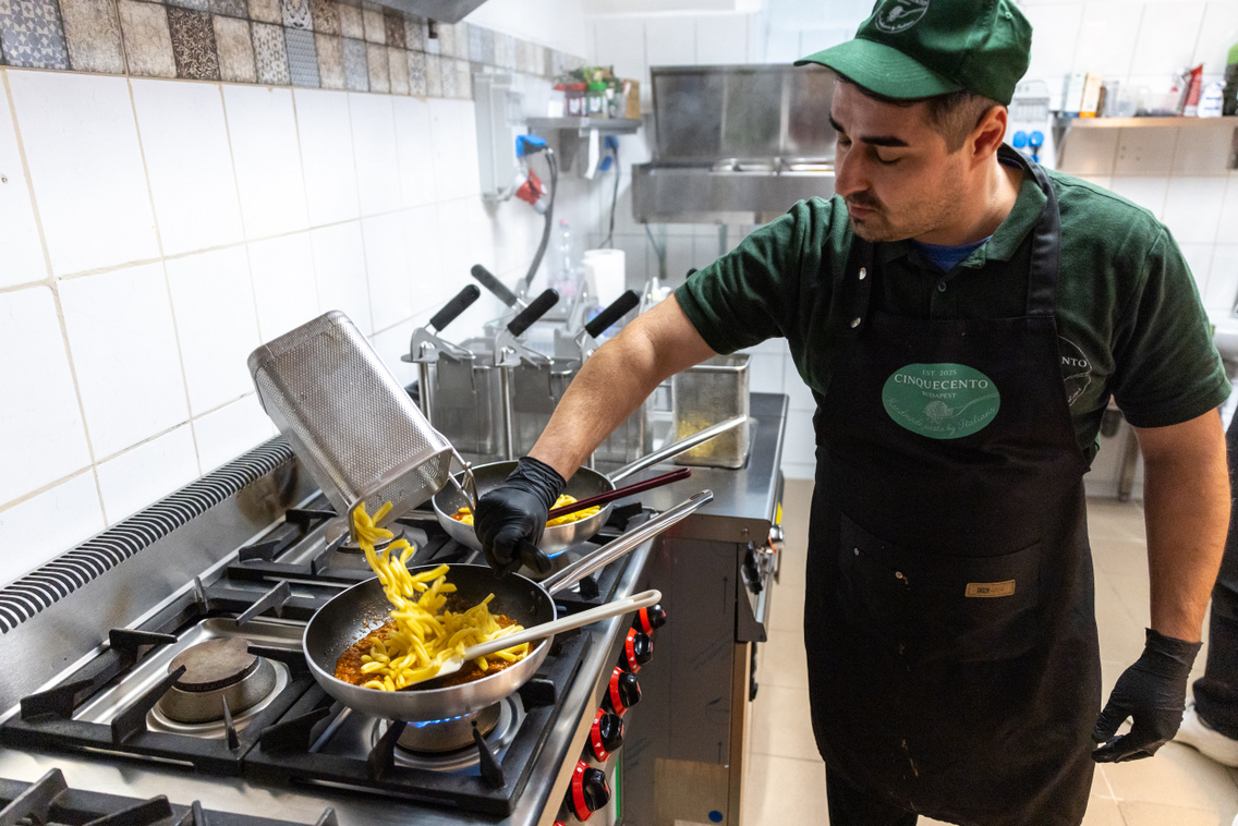 cinquecento polyak attila 260114 0010