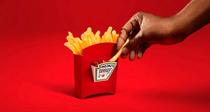 A ketchup külön helyet kapott, ráadásul a doboz a saját lábán is megáll